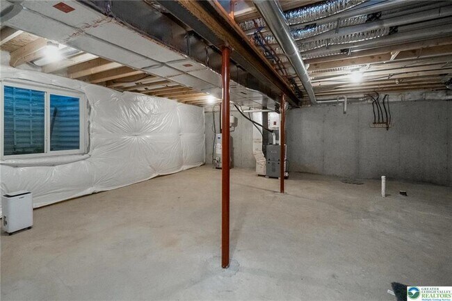 Building Photo - 164 Maureen Ln