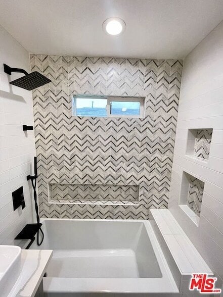 Building Photo - 5028 4th Ave