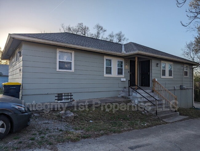 Building Photo - 5613 E 28th St