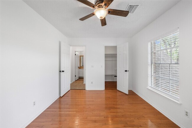 Building Photo - 10310 Minturn Ln