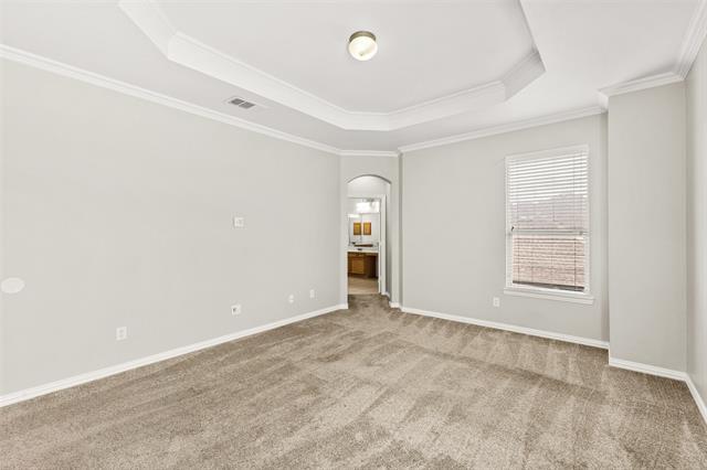 Building Photo - 15920 Alvarado Dr