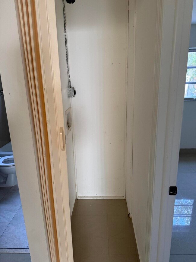 Building Photo - 1111 N Federal Hwy