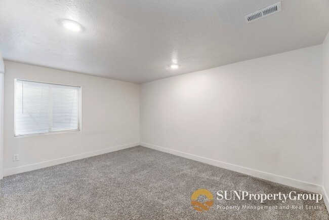Building Photo - Beautiful Basement  Apartment In Riverton!