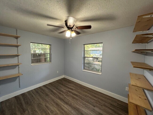 Building Photo - 13904 NW 142 Pl