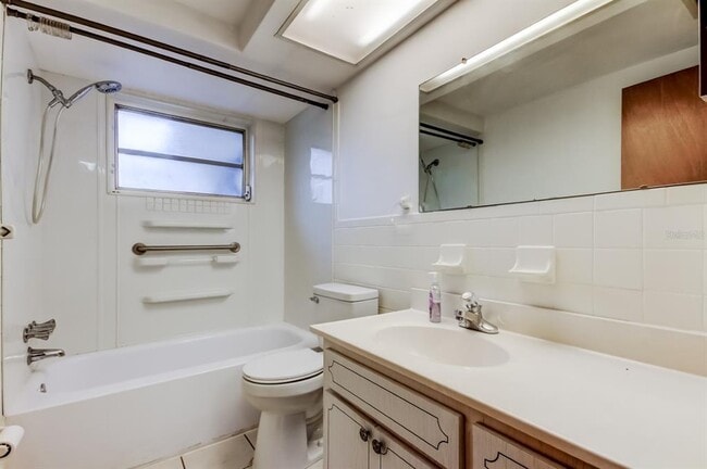 Building Photo - 3735 Mynabird Dr