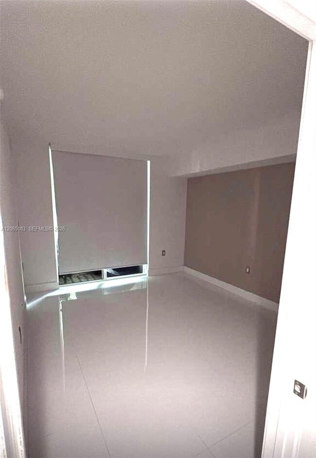 Building Photo - 200 Sunny Isles Blvd