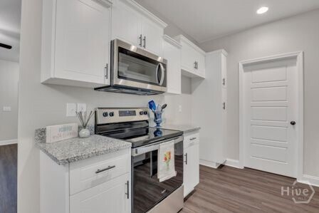 Building Photo - 8 Donny Cir