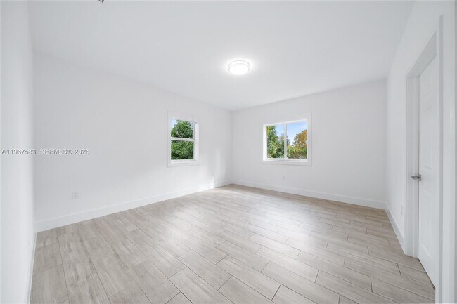 Building Photo - 1117 SW 13th St