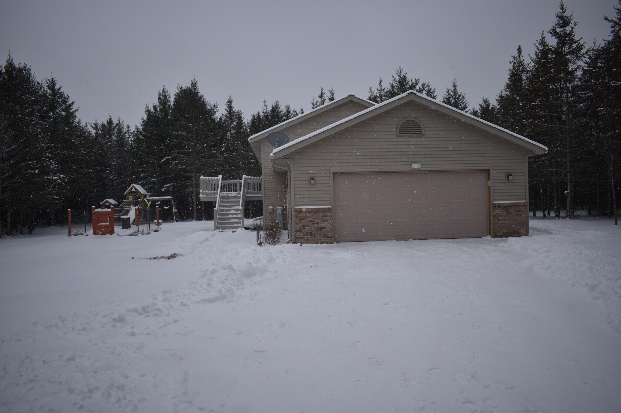 Building Photo - 6587 Rolling Hills Dr