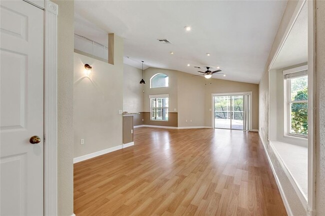 Building Photo - 2301 Paulette Dr