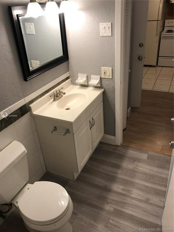 Building Photo - 2775 Taft St