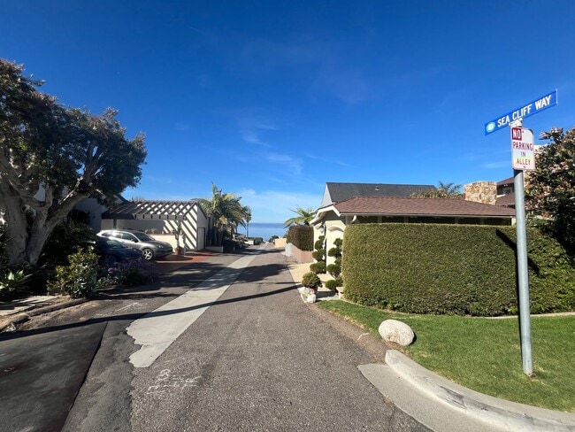 Building Photo - 519 Stratford Ct