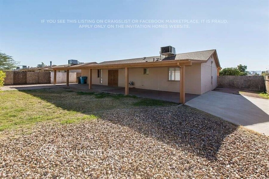 Building Photo - 7250 W Glenrosa Ave
