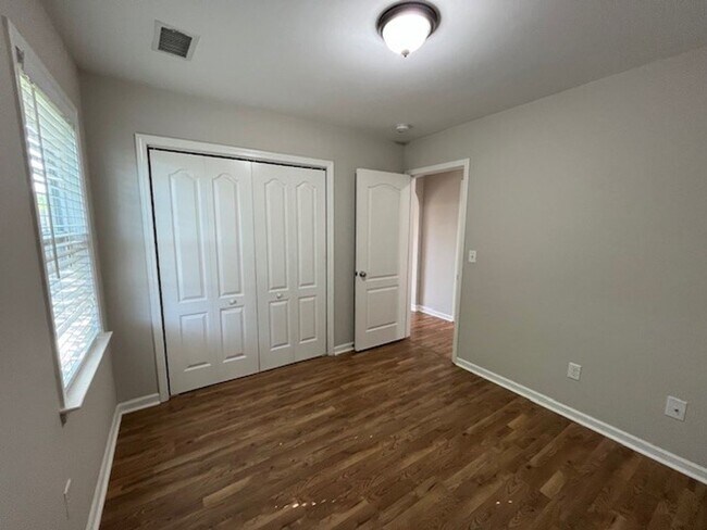 Building Photo - 3308 Greenridge Way