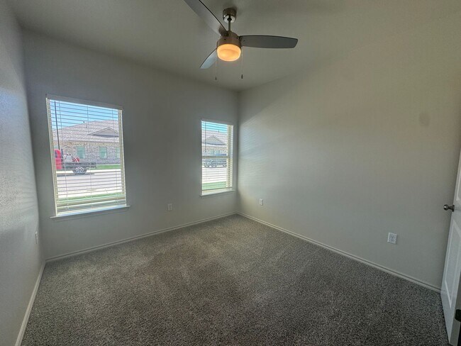 Building Photo - 3Bed/ 2Bath Available Now- in Lubbock coop...