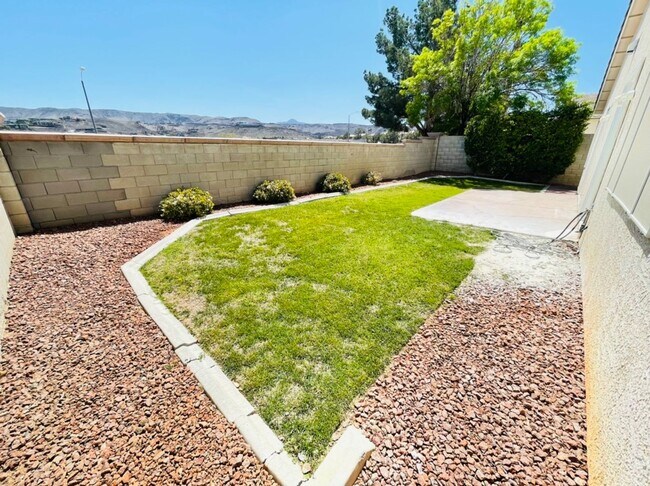 Building Photo - Single-story 4 Bed nestled in the desirable Green Valley Ranch!  3 Car Garage!