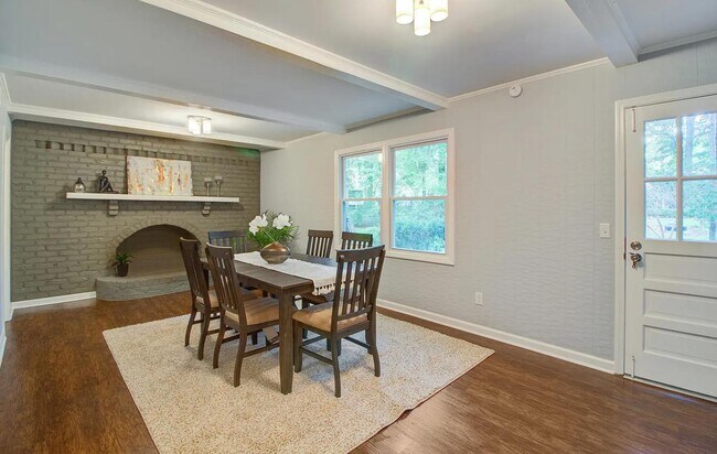 Building Photo - 403 Fairington Dr