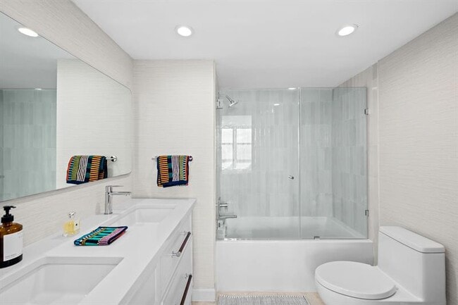 Building Photo - 2841 N Ocean Blvd