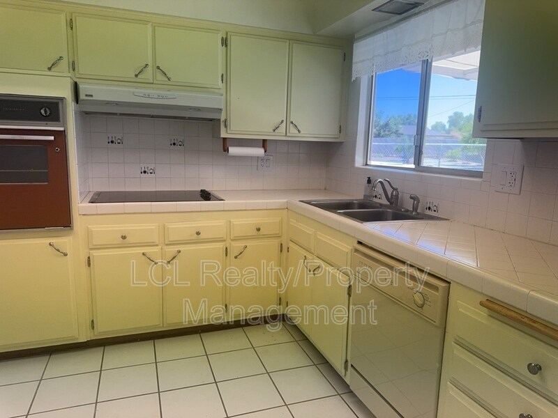 Building Photo - 28610 Pebble Beach Dr