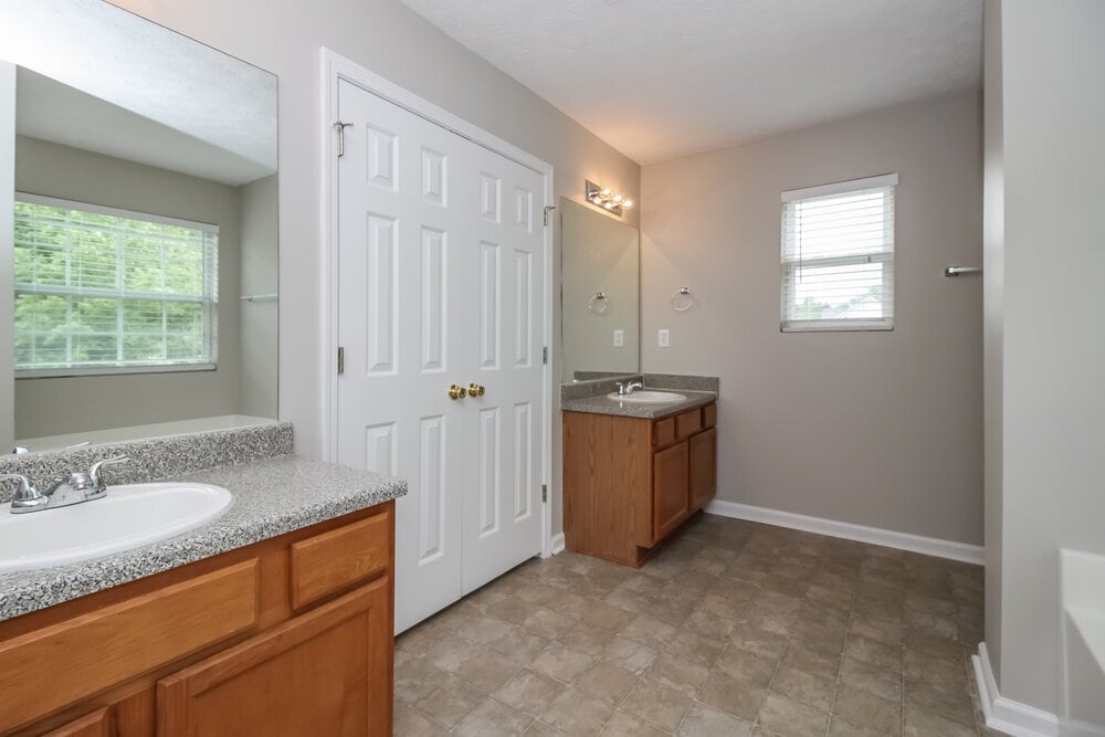 Building Photo - 1200 Catalina Pkwy