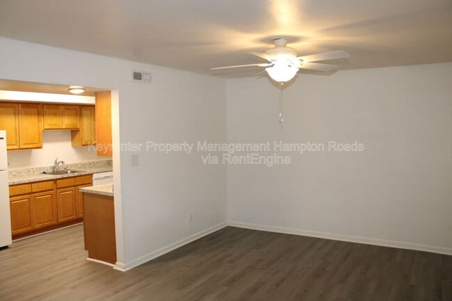 Building Photo - 5776 W Hastings Arch