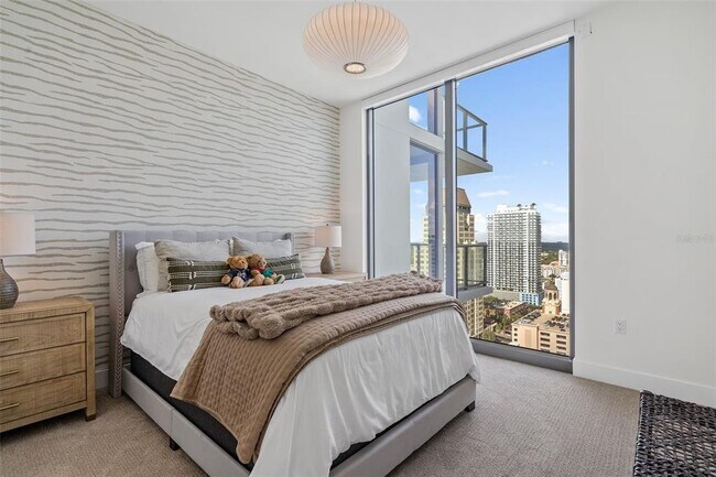 Building Photo - 301 1st St S