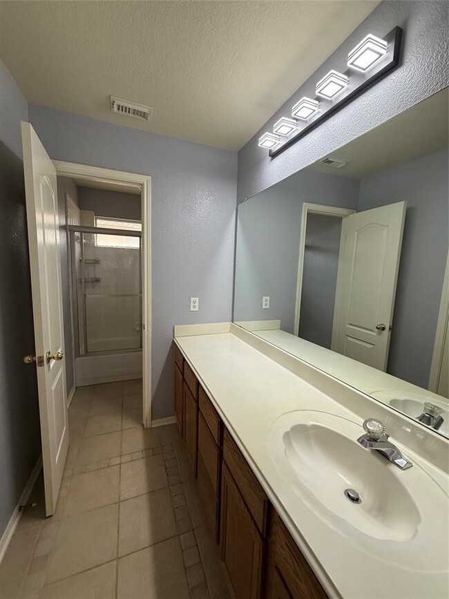 Building Photo - 1705 Ploverville Ln