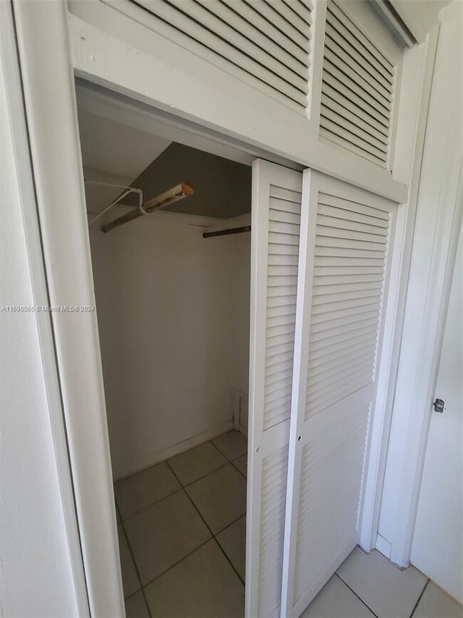 Building Photo - 1 bedroom in Aventura FL 33180