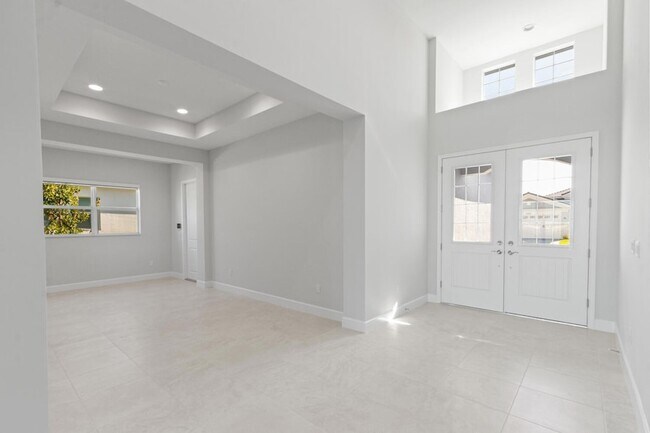 Building Photo - 5579 Liberty Ln