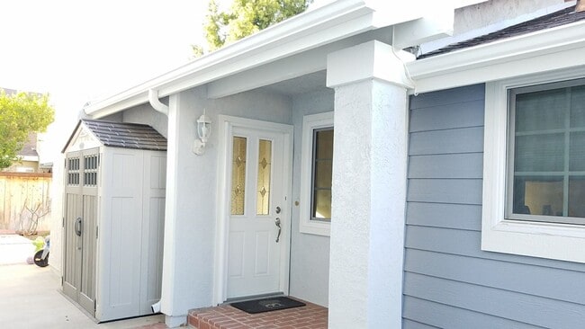 Building Photo - Beautiful 2 Bedroom Home in Irvine