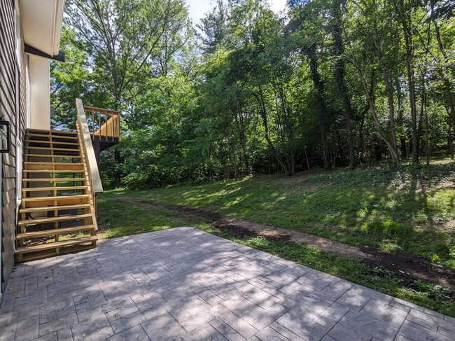 Backyard patio and deck - 1026 Stein Ln