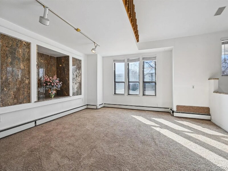 Building Photo - 9020 Clay St