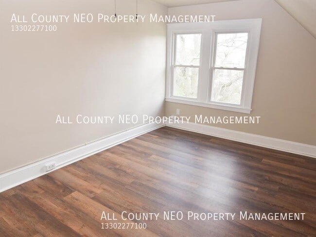 Building Photo - 1224 W Clifton Blvd