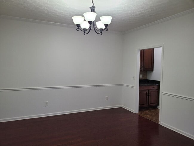 Building Photo - 5 bedroom/4 bathroom home available to rent in Fortson!