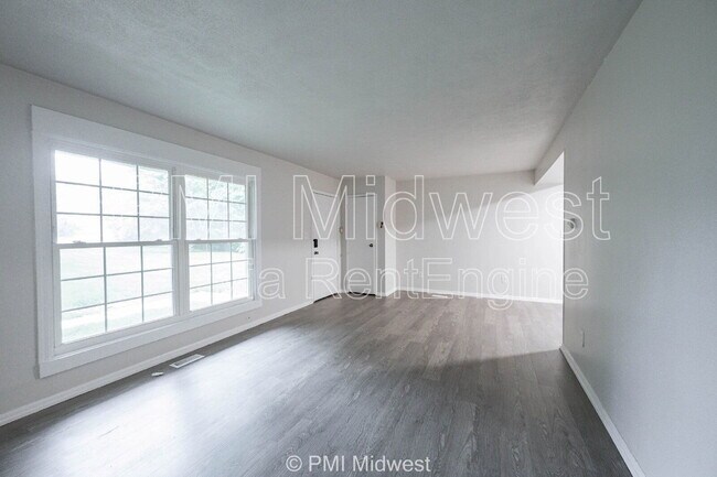 Building Photo - 6920 Chrysler St