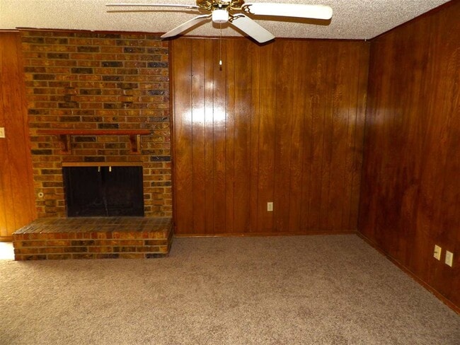 Building Photo - 2305 NW Terrace Hills Blvd