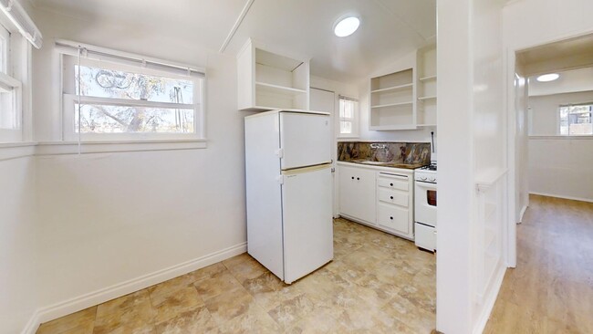 Primary Photo - 418-420 Monterey Blvd