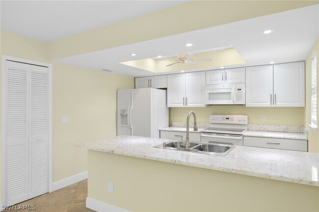 Building Photo - 3212 SE 1st Ct