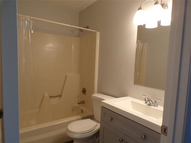 Building Photo - 106 Spring Lake Ct