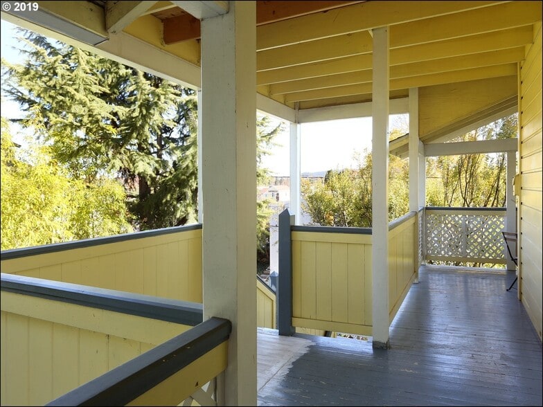 Building Photo - 1033 SE Franklin St