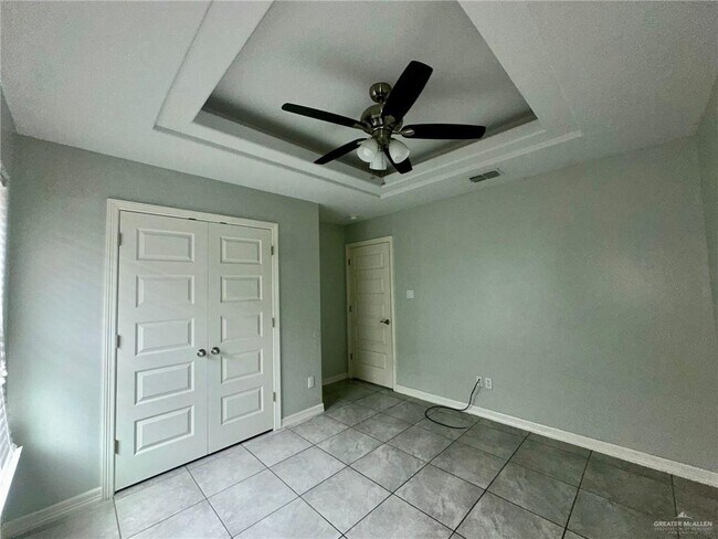 Building Photo - 16 Teak Dr