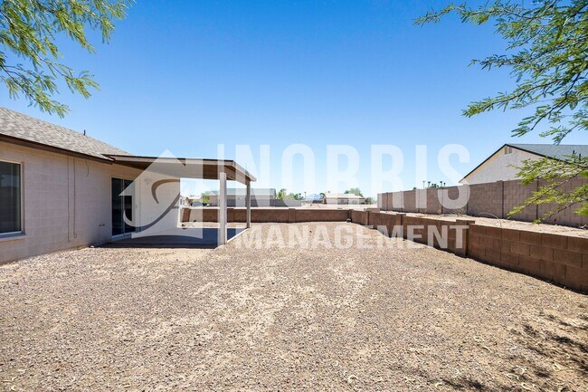 Building Photo - 10493 W Arivaca Dr