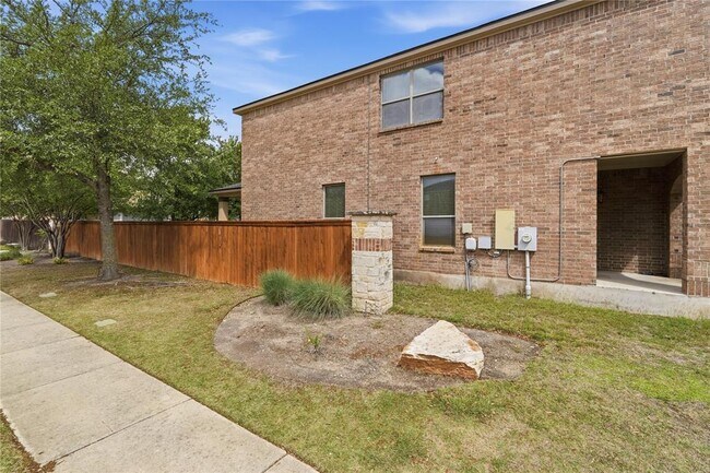 Building Photo - 11200 Drumellan St