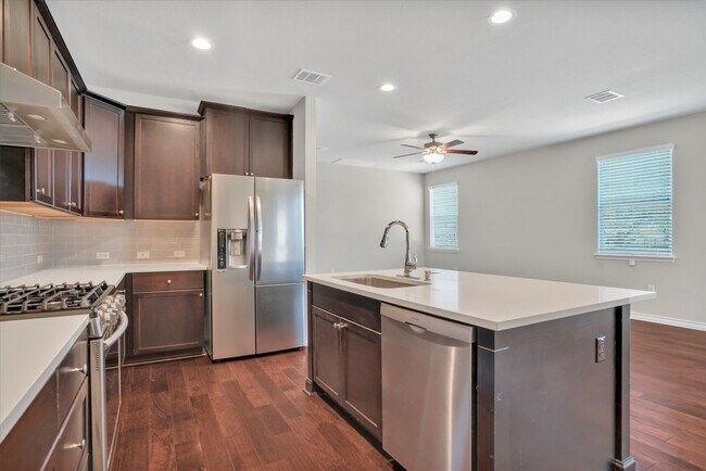 Building Photo - 5412 Golden Canary Ln