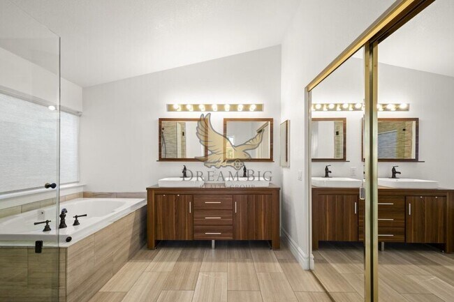 Building Photo - 9513 Cloudcroft Ave