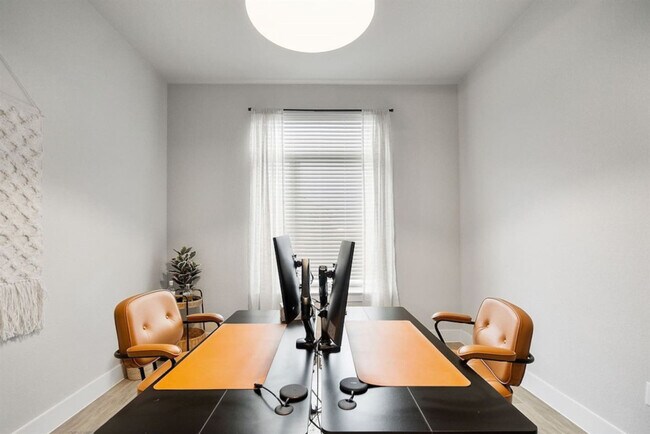 Building Photo - 11102 1/2 Charger Wy