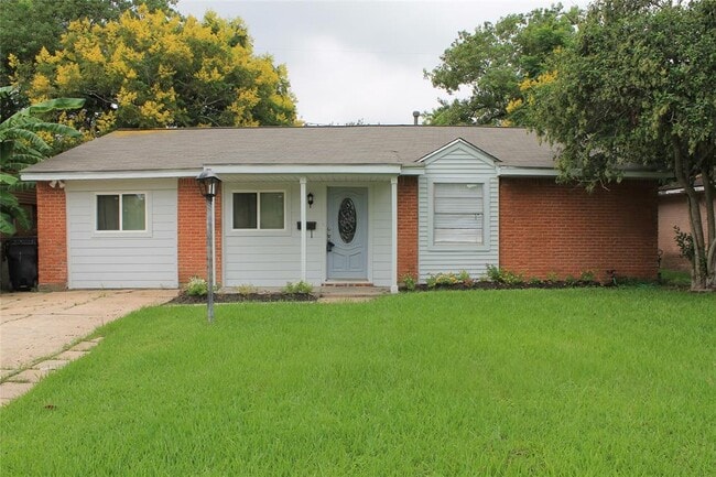Primary Photo - 3718 Darlinghurst Dr