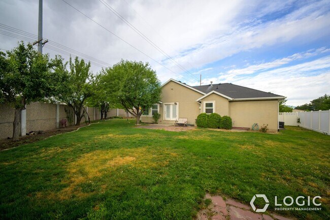 Building Photo - 9385 Tortellini Dr