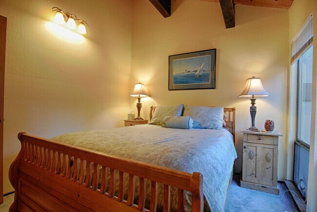 Building Photo - SKI LEASE: Kings Beach; Updated, Well Appointed Townhome