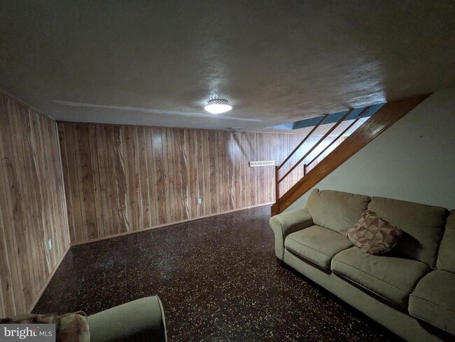 Building Photo - 1111 Circle Dr